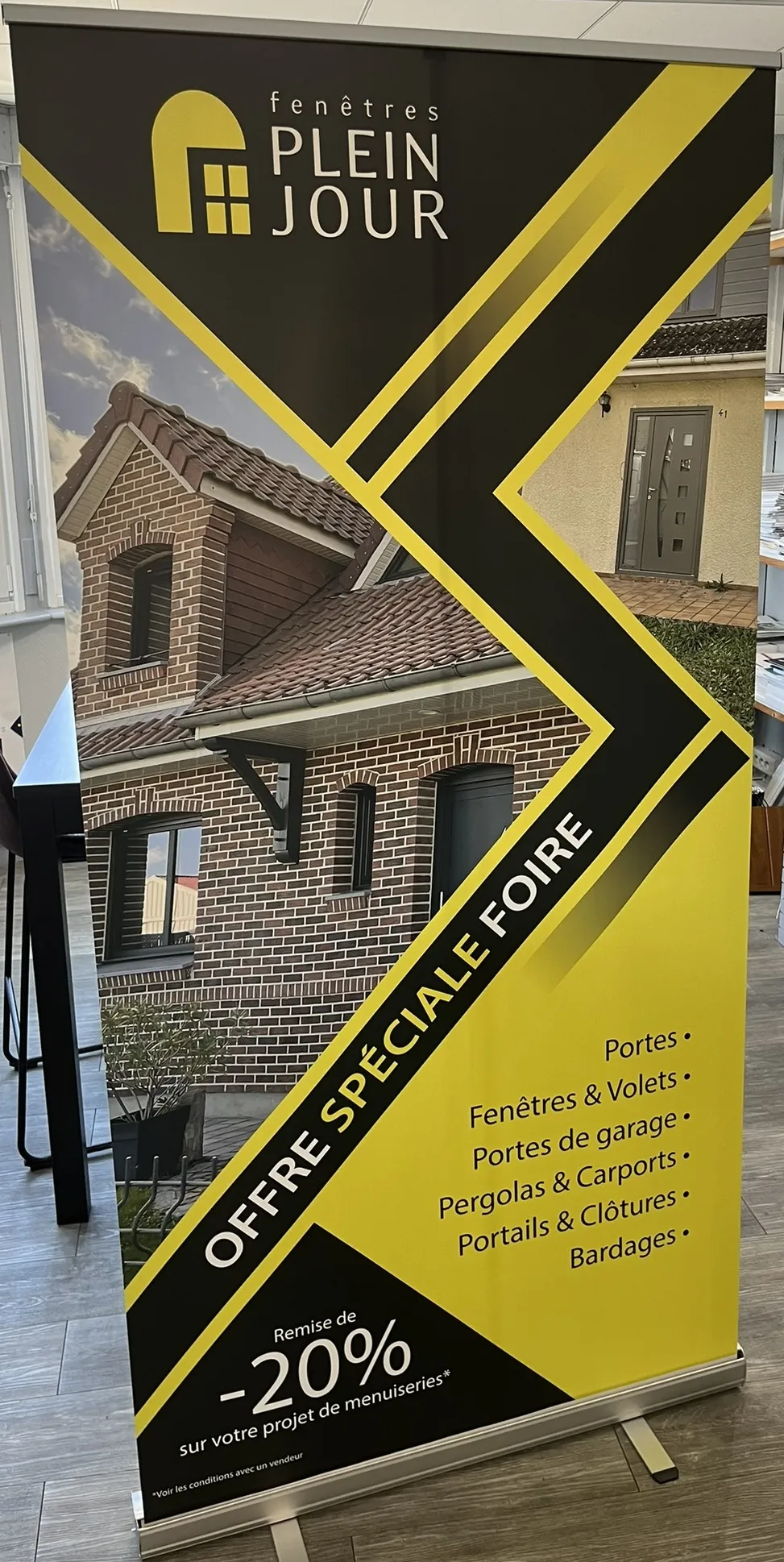 -20% sur projet menuiseries — roll-up (studio)